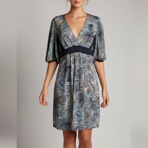 🍓BCBGMAXAZRIA stunning v-neck dress